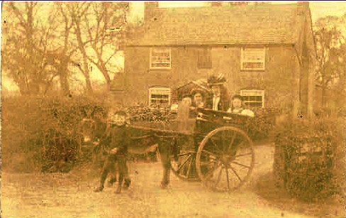 Reg, Dorothy and Cissy LANCHBURY